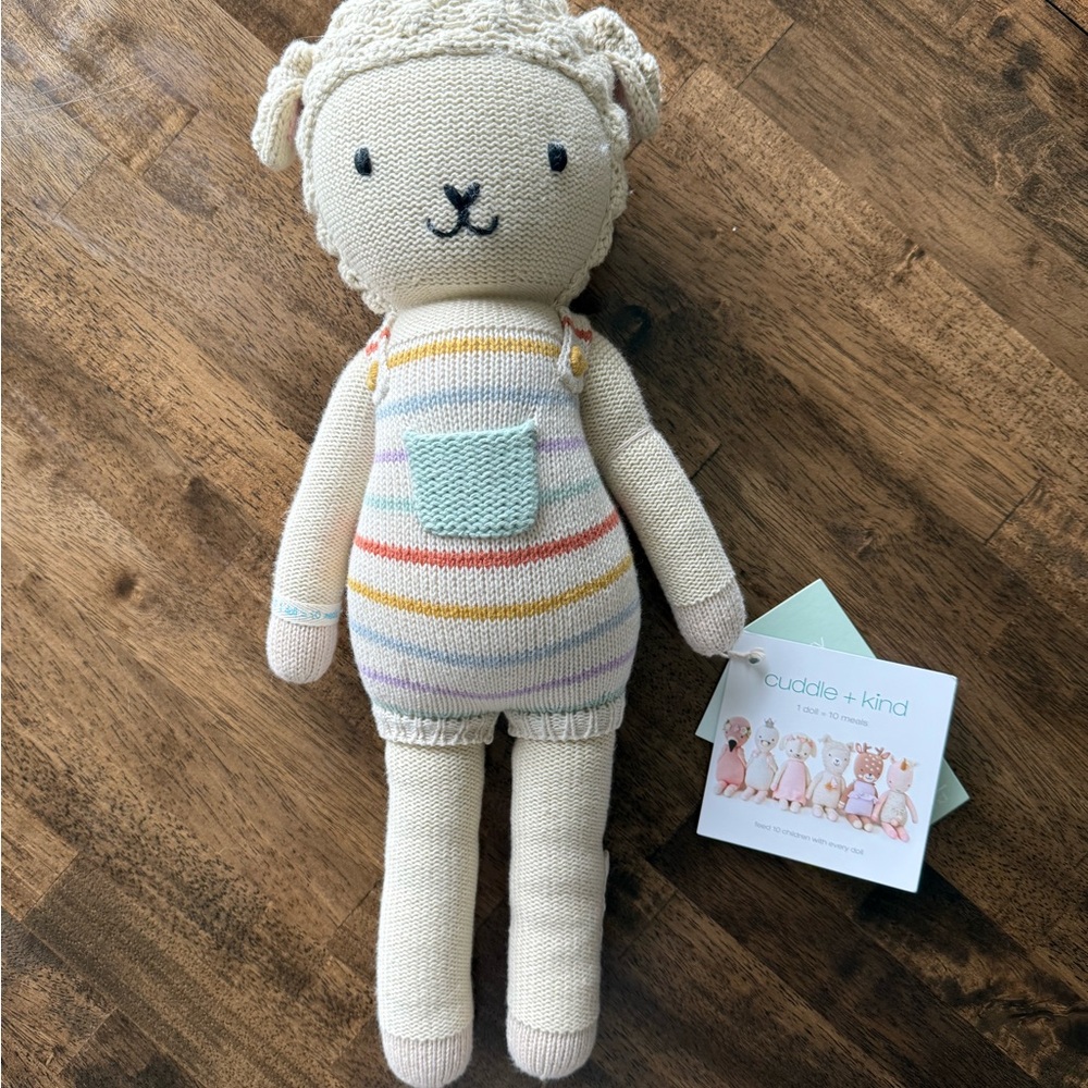 CUDDLE + KIND AVERY LAMB NWT